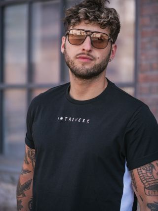 Pro introverta, co má velikost L, máme tuhle limitku 😜...