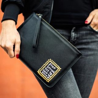 Nauč se říkat ne. 😜✊🏻💋 https://www.madebyarrogant.cz/doplnky/kabelka-stop-saying/